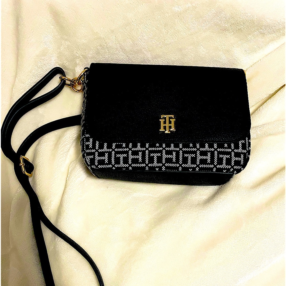 Tommy Hilfiger cross body purse